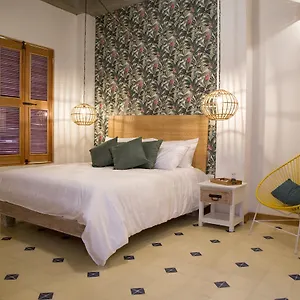 4* מלון Boutique Casa Mia